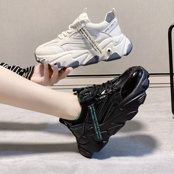 Alkalmi női tornacipő magas durva talppal