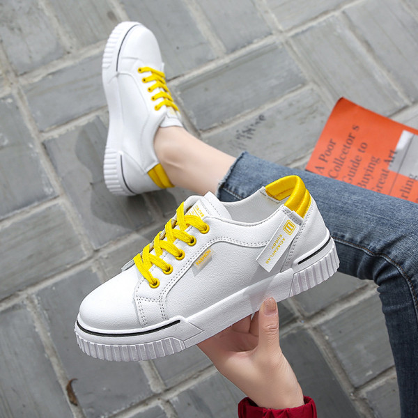 Női alkalmi tornacipő lapos talppal és színes nyakkendőkkel