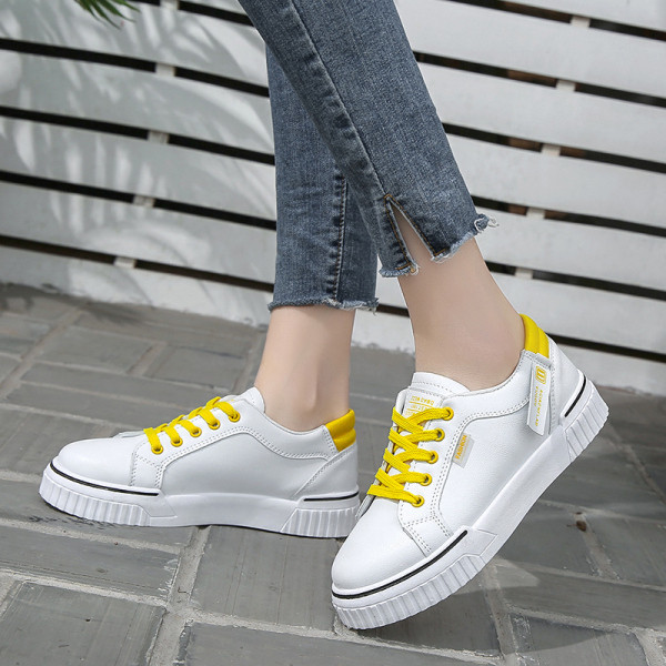 Női alkalmi tornacipő lapos talppal és színes nyakkendőkkel