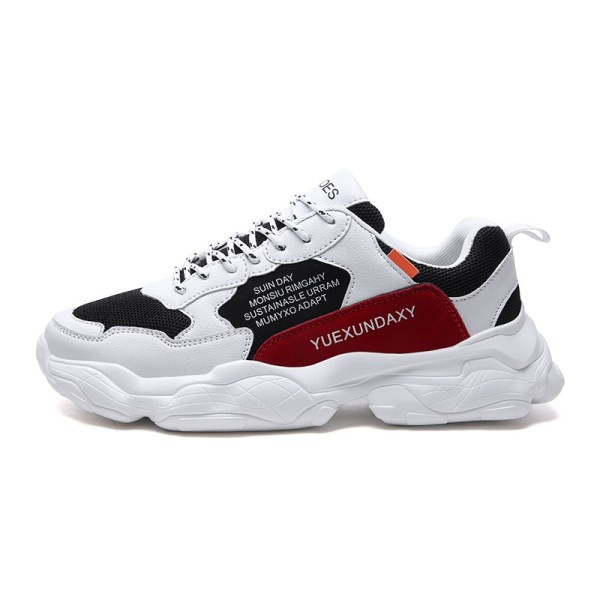 Férfi tornacipő fűzős, feliratos durva talppal