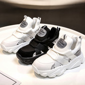 Új női tornacipő modell durva és magas talppal