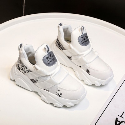 Új női tornacipő modell durva és magas talppal