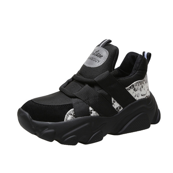 Új női tornacipő modell durva és magas talppal