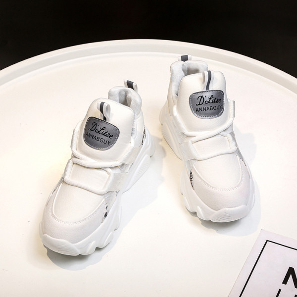 Új női tornacipő modell durva és magas talppal