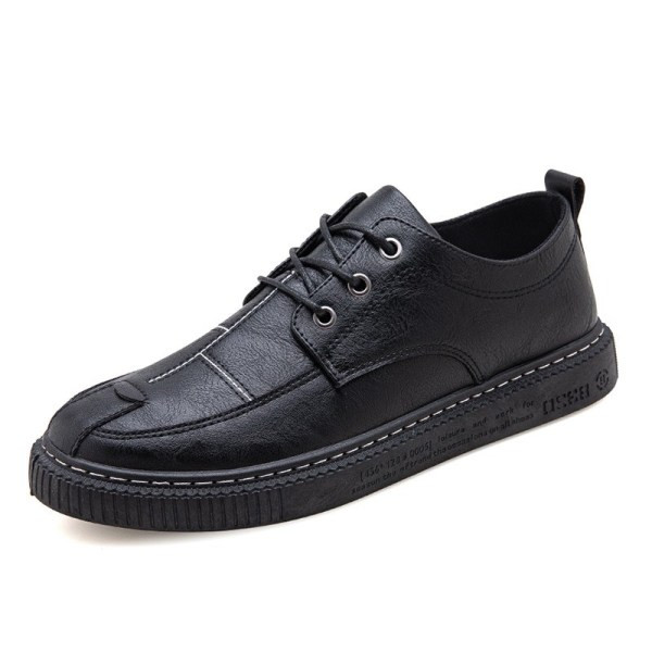 Modern férfi cipők lapos talppal és eco bőrből készült fűzővel