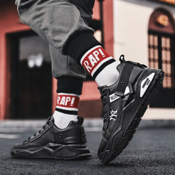 Öko bőrből készült, fűzős férfi tavaszi tornacipő