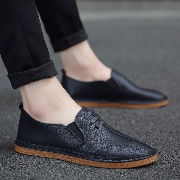 Műbőrből készült férfi alkalmi mokaszinok, lapos talppal