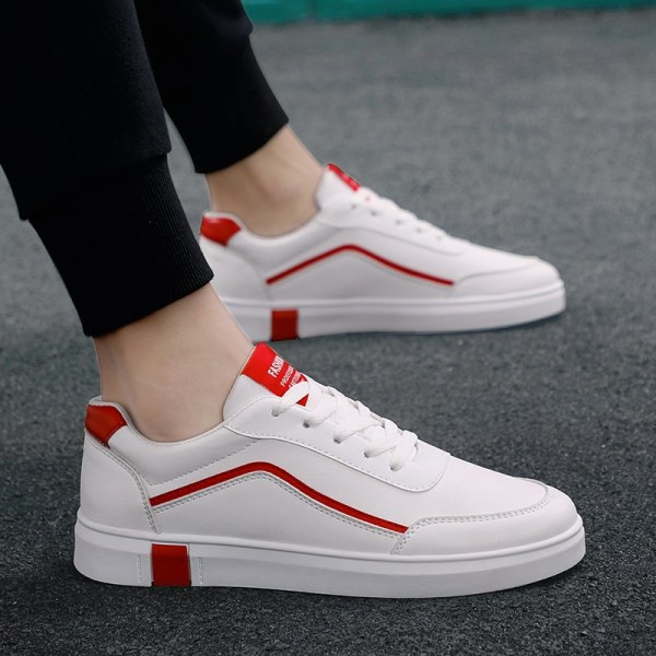 Alkalmi férfi tornacipő lapos talppal, felirattal és nyakkendővel