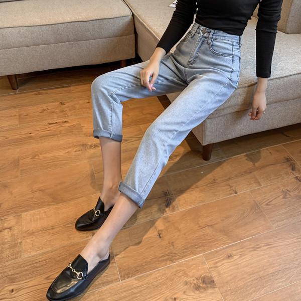 Alkalmi női farmer egyenes modell magas derékkal és zsebekkel