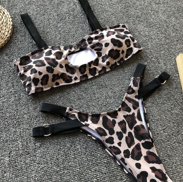 Modern kétrészes fürdőruha leopárd mintával