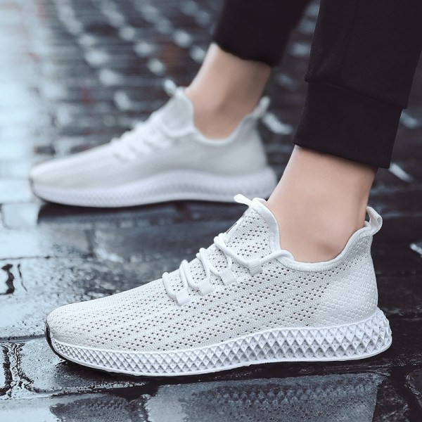 Alkalmi, légáteresztő férfi tornacipő fűzővel és lapos talppal