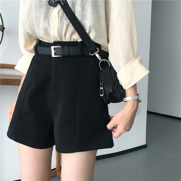Sima modell alkalmi rövidnadrág magas derékkal