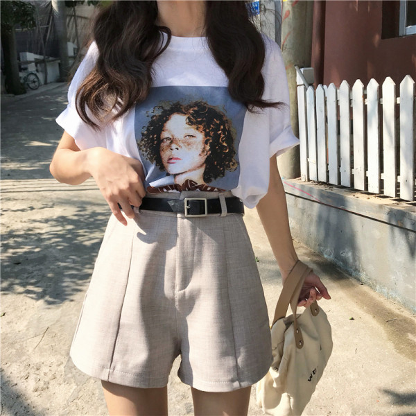 Sima modell alkalmi rövidnadrág magas derékkal