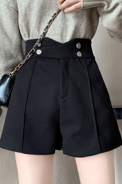 Női rövidnadrág széles modell magas derékkal