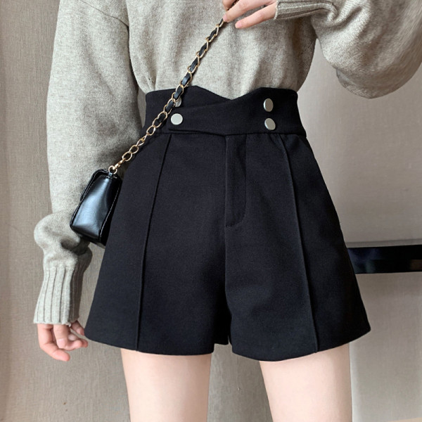 Női rövidnadrág széles modell magas derékkal
