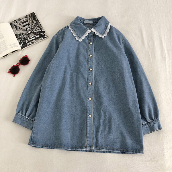 Modern női farmer ruha övvel és csipkegallérral