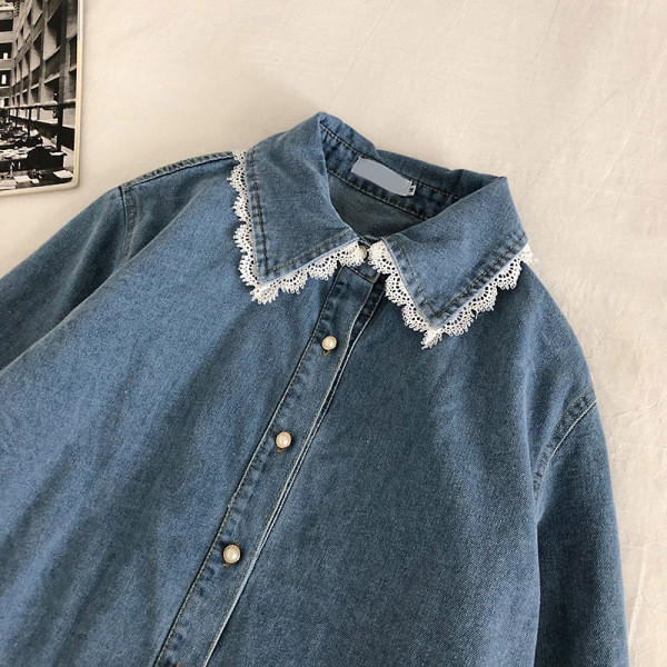 Modern női farmer ruha övvel és csipkegallérral