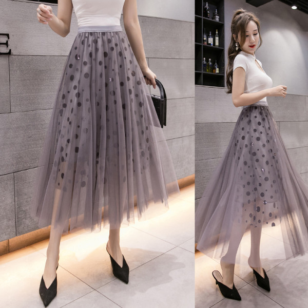 Női szoknya szabású modell elasztikus derékkal és tüllel