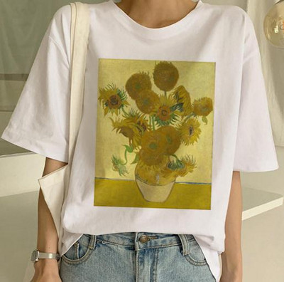 Alkalmi fehér póló rövid ujjal és különféle felvitelekkel