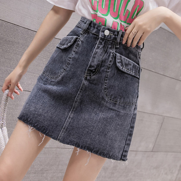 Női farmerszoknya magas derékkal és zsebekkel