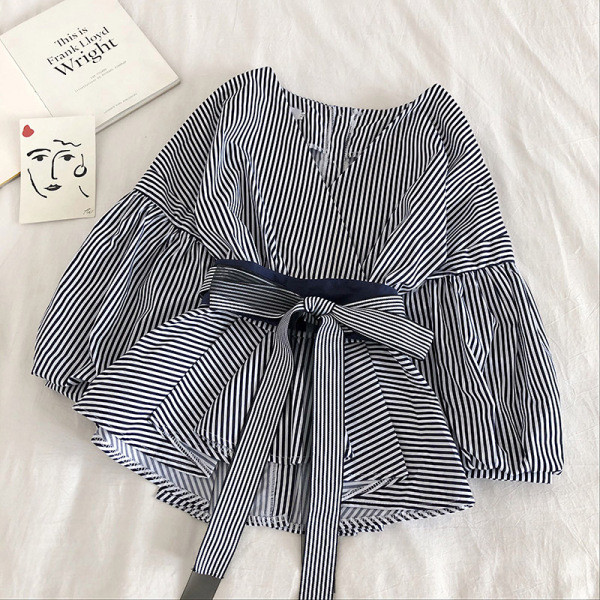 Új modell női ing spitz nyakkivágással, övvel és széles ujjakkal