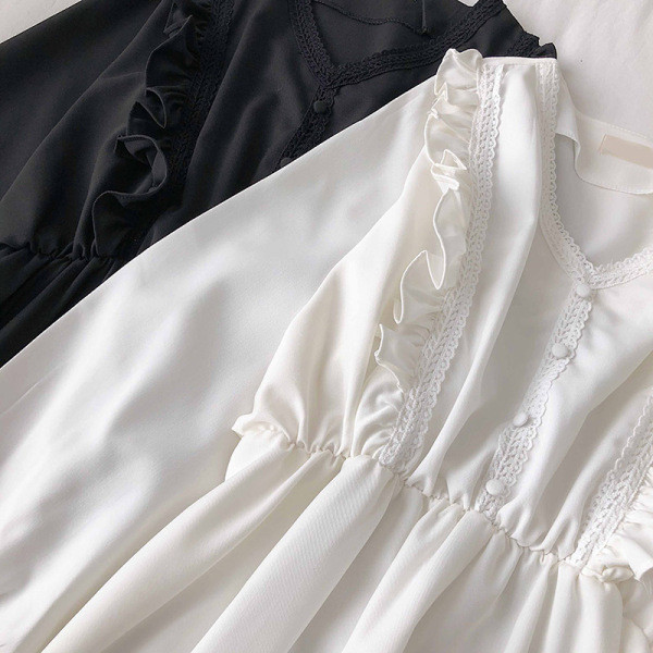 Tavaszi női ruha modell spitz nyakkivágással és hosszú ujjakkal