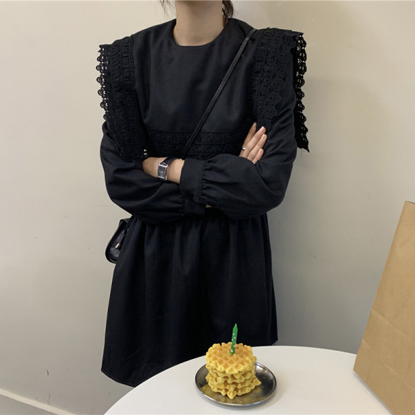 Női ruha kerek nyakkivágással, elasztikus derékkal, retro stílusban