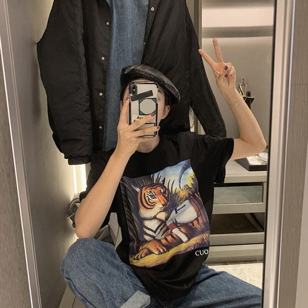 Alkalmi női póló, rátéttel és rövid ujjal