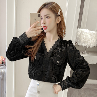 Női alkalmi bársony blúz csipkével és hosszú ujjal