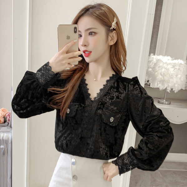 Női alkalmi bársony blúz csipkével és hosszú ujjal