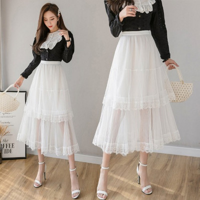 Női szoknya szabású modell tüllel és csipkével