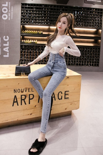 Modern női farmer Karcsú modell zsebekkel, magas derékkal