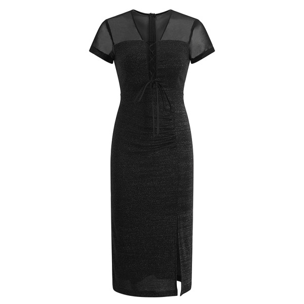 Testre szabott női ruha tüll ujjal és hasítékkal