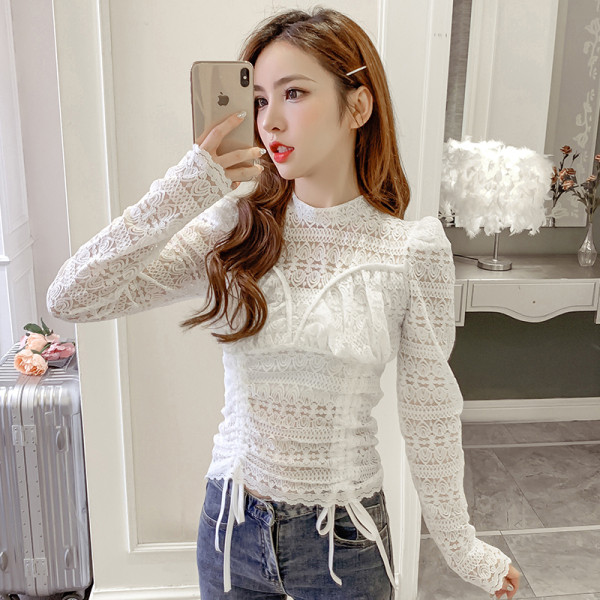 Lezser női blúz hosszú ujjal és csipkével