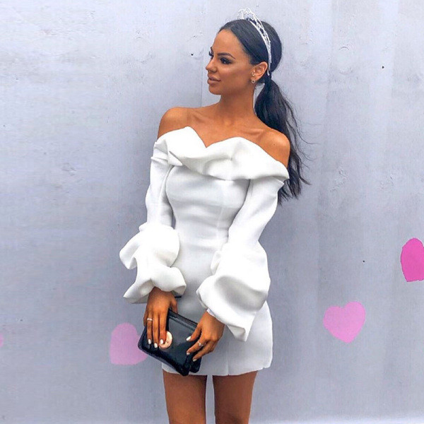 Naiste lühikeste varrukatega liibuv mudel