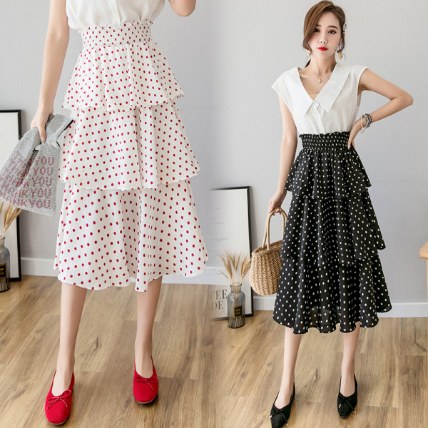 Női pöttyös szoknya szabású modell, magas derékkal