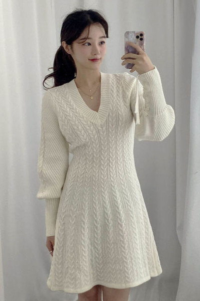 Női őszi-téli ruha spitz nyakkivágással