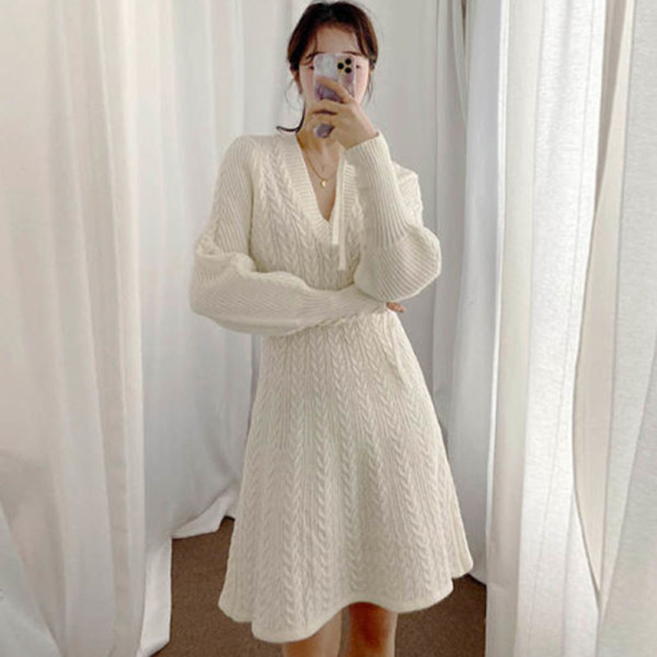 Női őszi-téli ruha spitz nyakkivágással