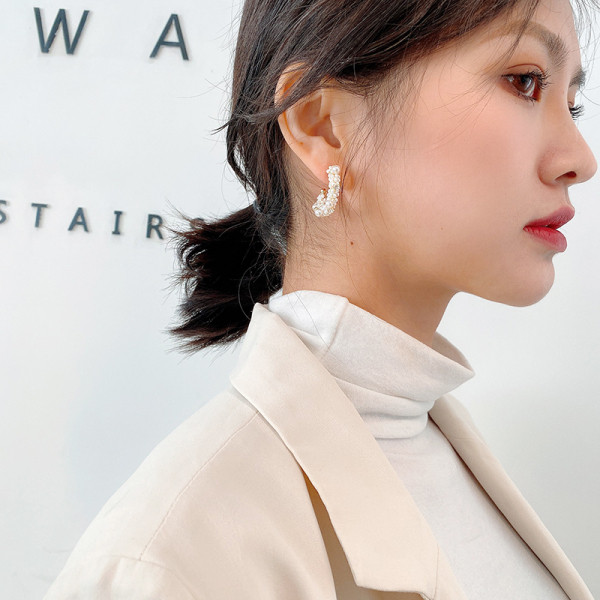 Stílusos női fülbevaló típusú gyöngyös gyűrűk