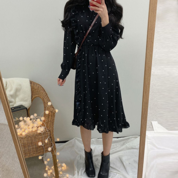 Stílusos női pöttyös ruha retro stílusban