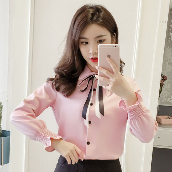 Stílusos női ing fűzővel és klasszikus gallérral