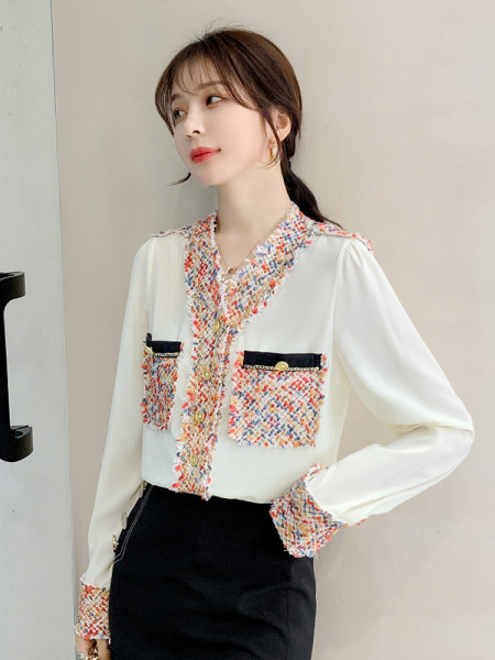 Modern női ing zsebekkel és spitz nyakkivágással