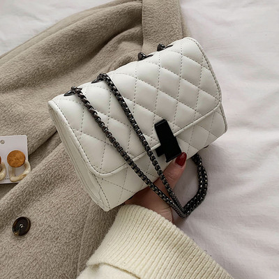 Eko bőrből készült stílusos női táska fém rögzítéssel