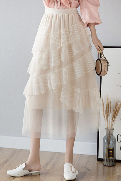 Női szoknya szabású modell tüllel és magas derékkal