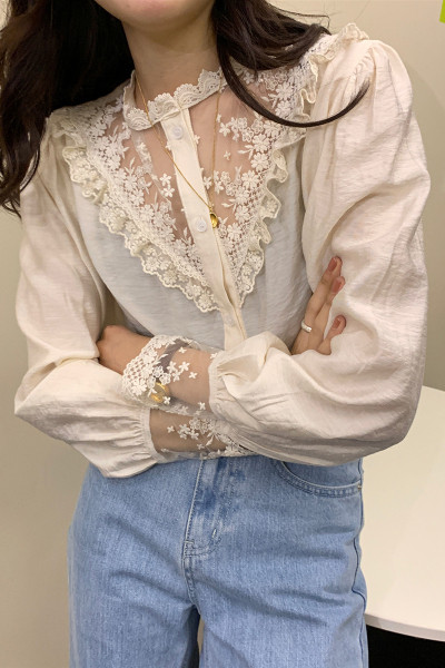 Női ing hosszú ujjal és csipkével retro stílusban - fehér színű