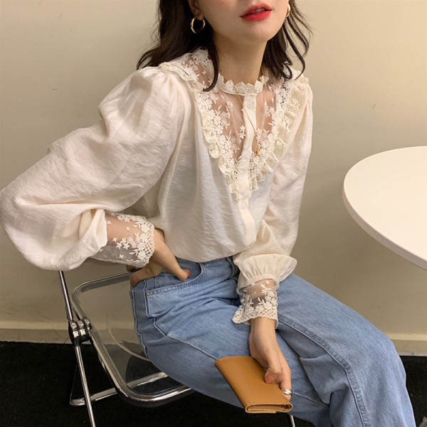 Női ing hosszú ujjal és csipkével retro stílusban - fehér színű