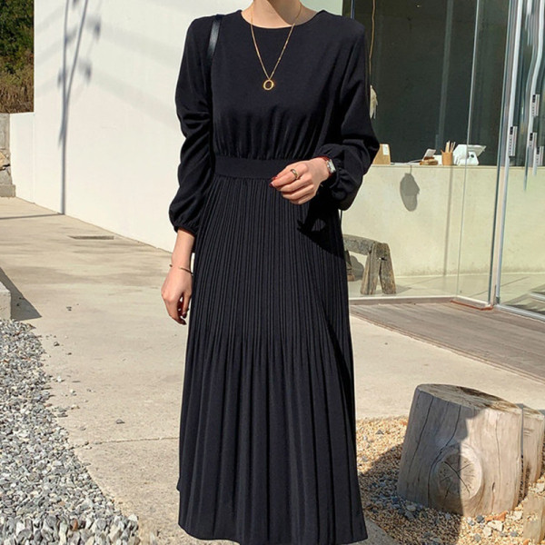 Női rakott ruha kerek nyakkivágással - hosszú modell