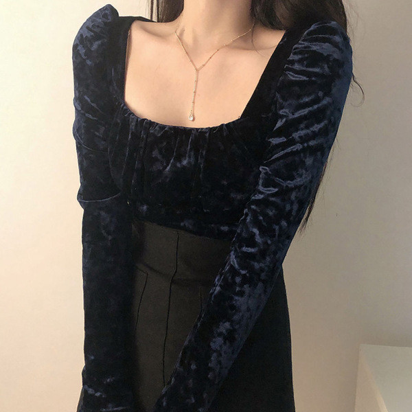 Női blúz négyzet alakú bársony nyakkivágással