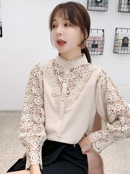 Új modell tavaszi női ing csipkével és bézs gombokkal