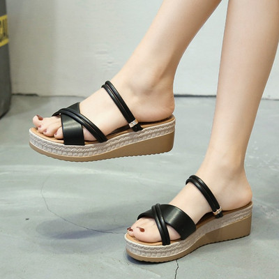 Öko bőrből készült női platformszandál új modellje